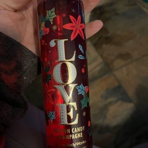 3/$30 NWT Bath And Body Works body mist in Love( Cotton Candy Champagne)